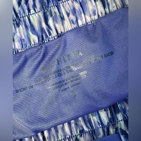 Athleta high-rise mesh racer run 3" short. Size Small EUC - Picture 8 of 8